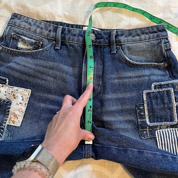 Driftwood Patched Up Bermuda Shorts Jean
Denim Raw‎ Hem size 27 - Picture 8 of 11